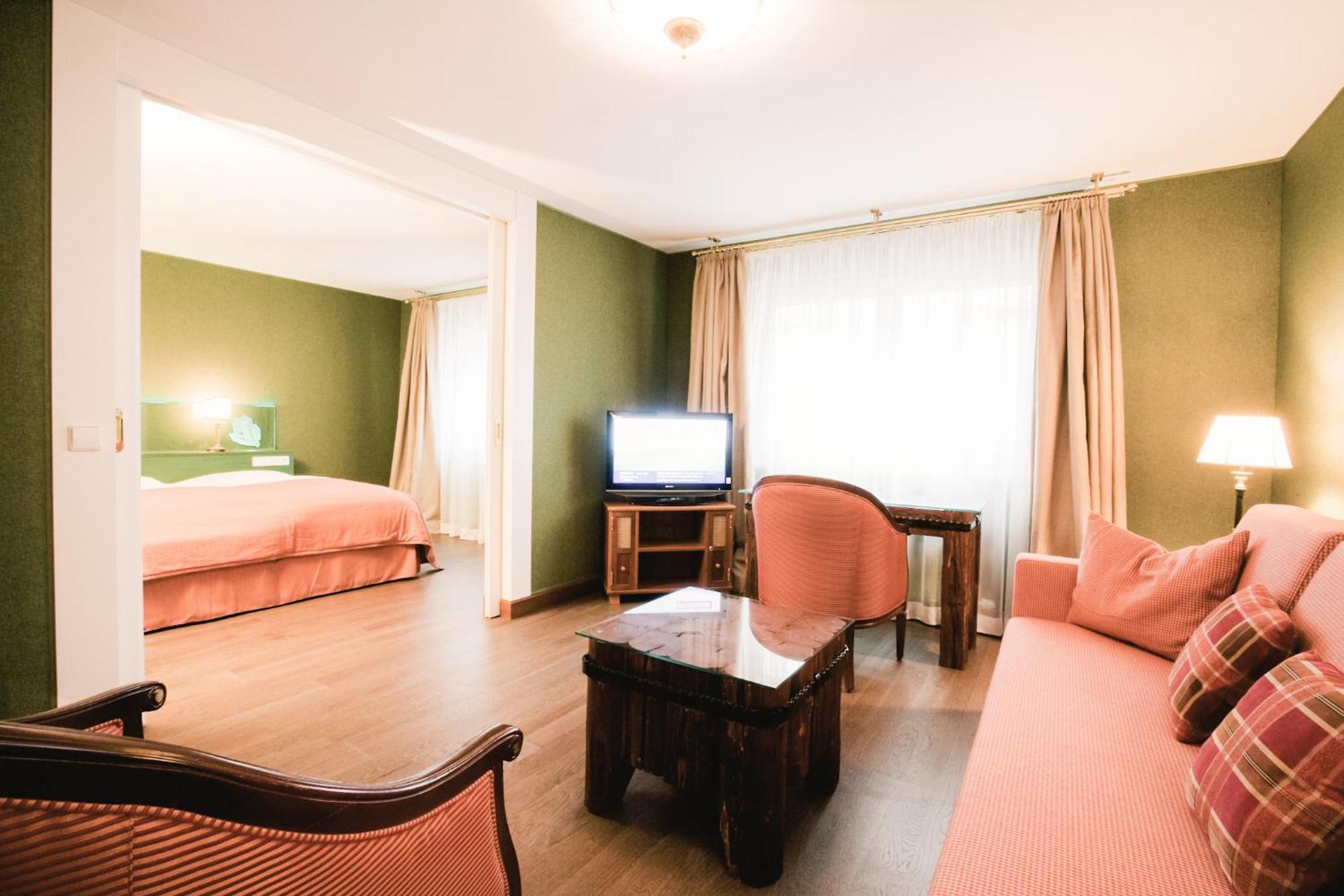 Hotel Steiner Superior โอเบอร์เทาเอิร์น ภายนอก รูปภาพ