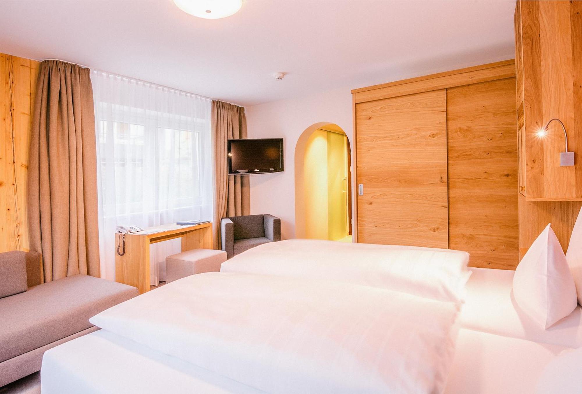 Hotel Steiner Superior โอเบอร์เทาเอิร์น ภายนอก รูปภาพ
